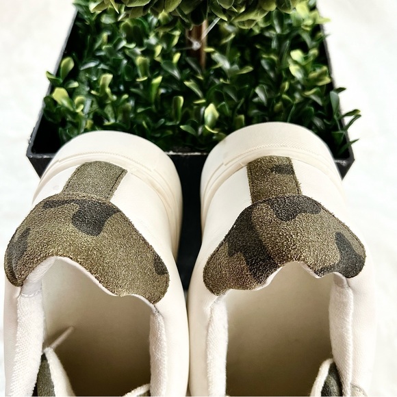 Sanctuary Daytripper Low Top Sneakers White with Camo Accent Size 6M - Picture 6 of 15